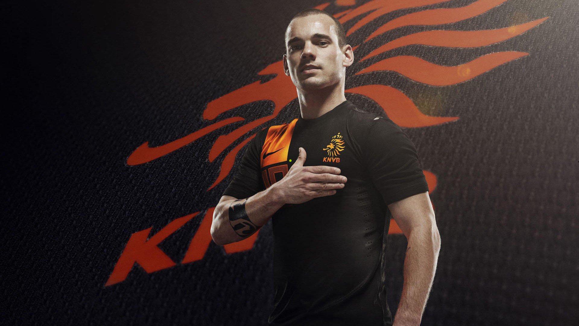 执教一周年里程碑，阿莫林铁腕重塑曼联，逆境中崛起见证耐心价值